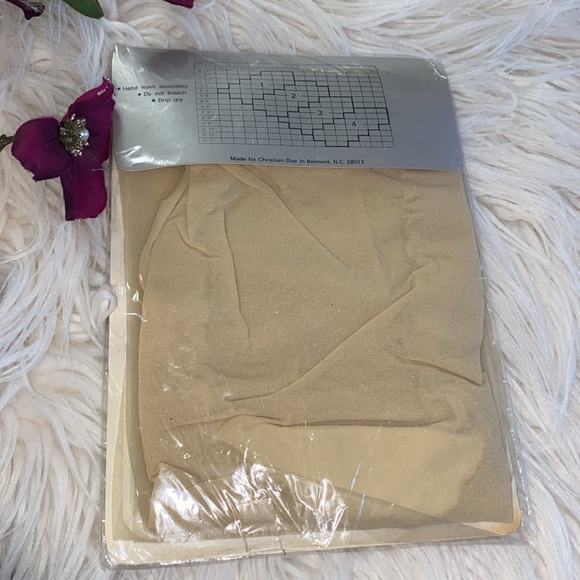 CHRISTIAN DIOR 934 pearl motif stoking tights - Picture 3 of 8